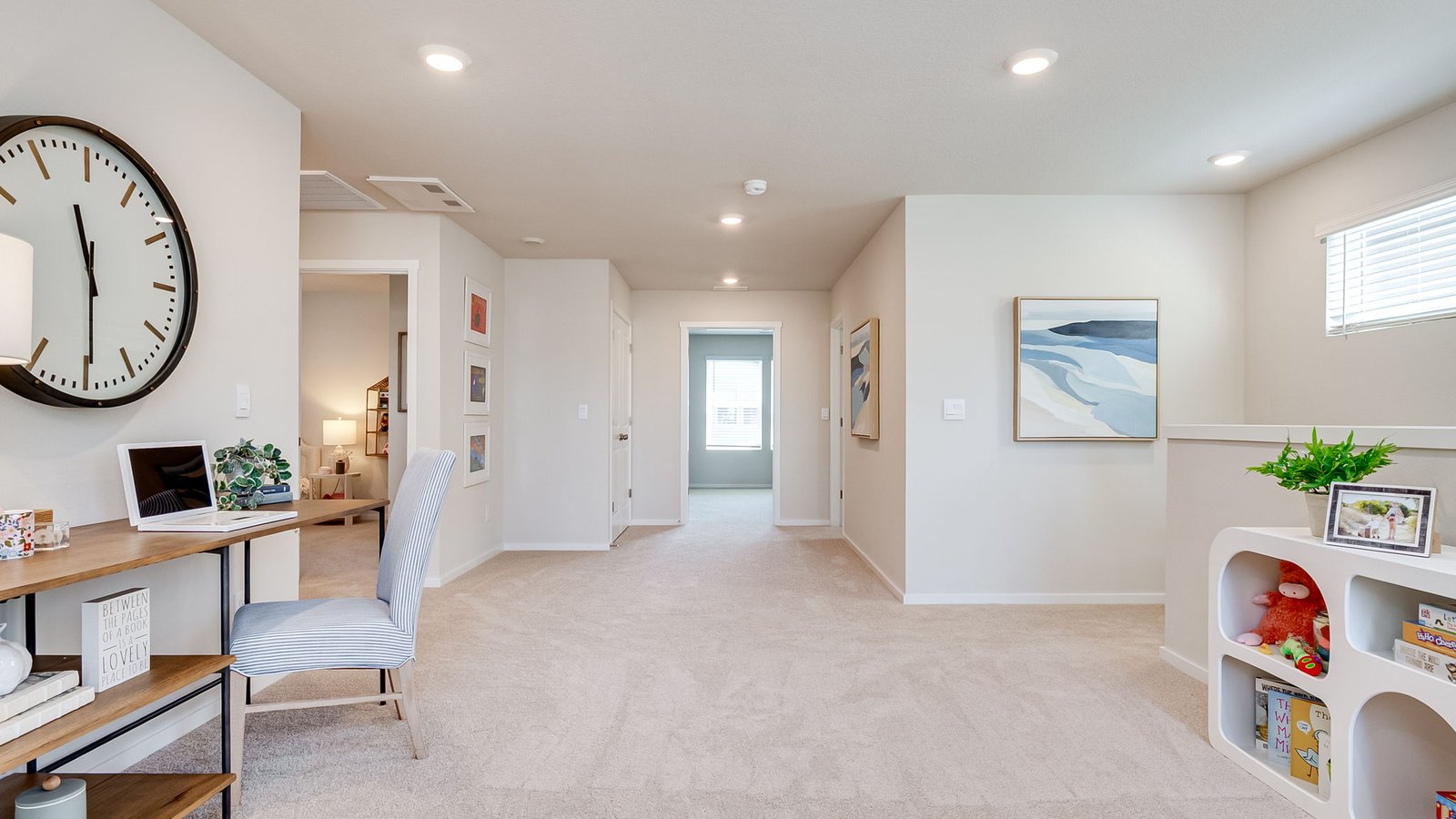 Loft area wall-to-wall carpet