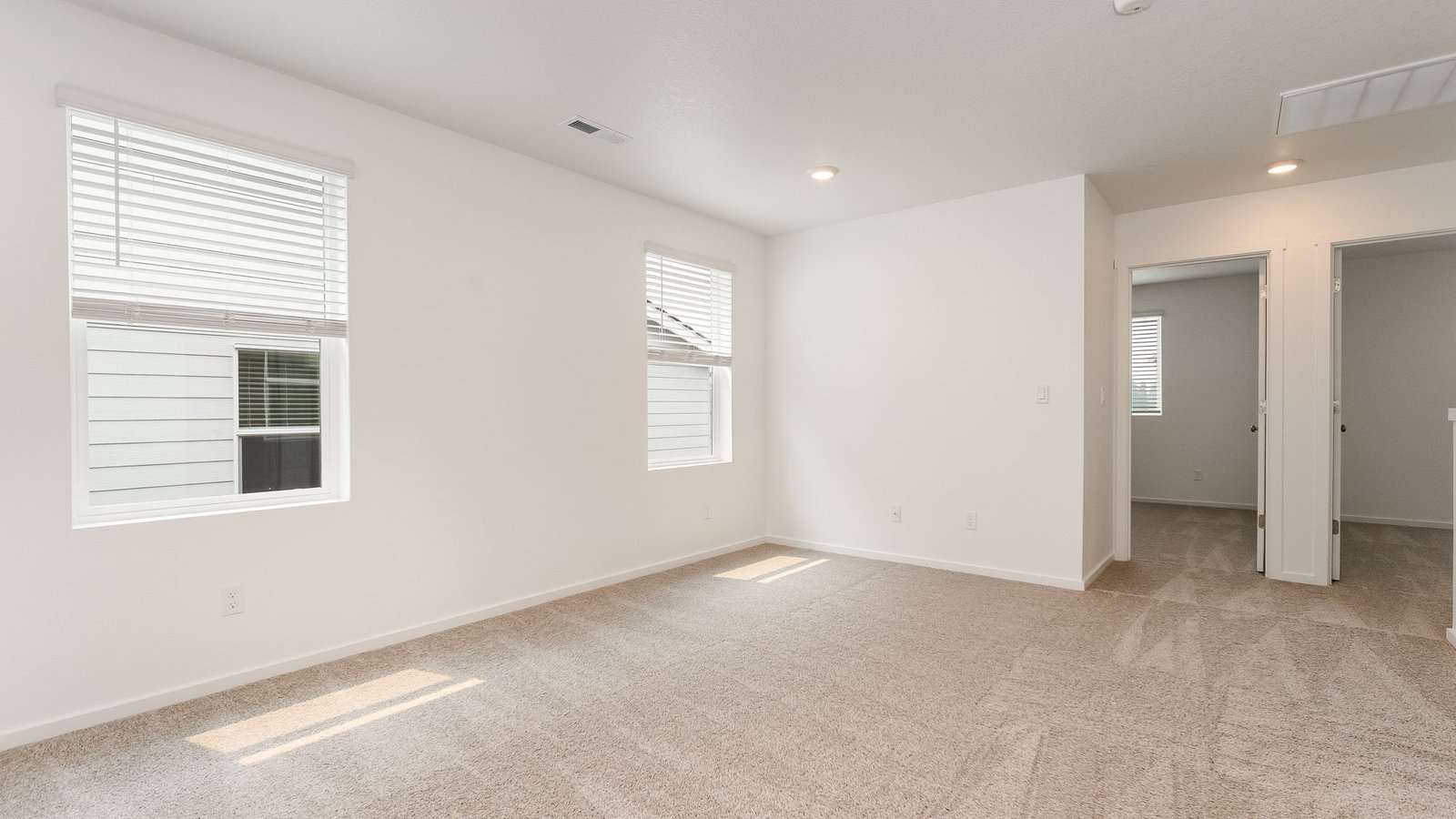 Loft area wall-to-wall carpet