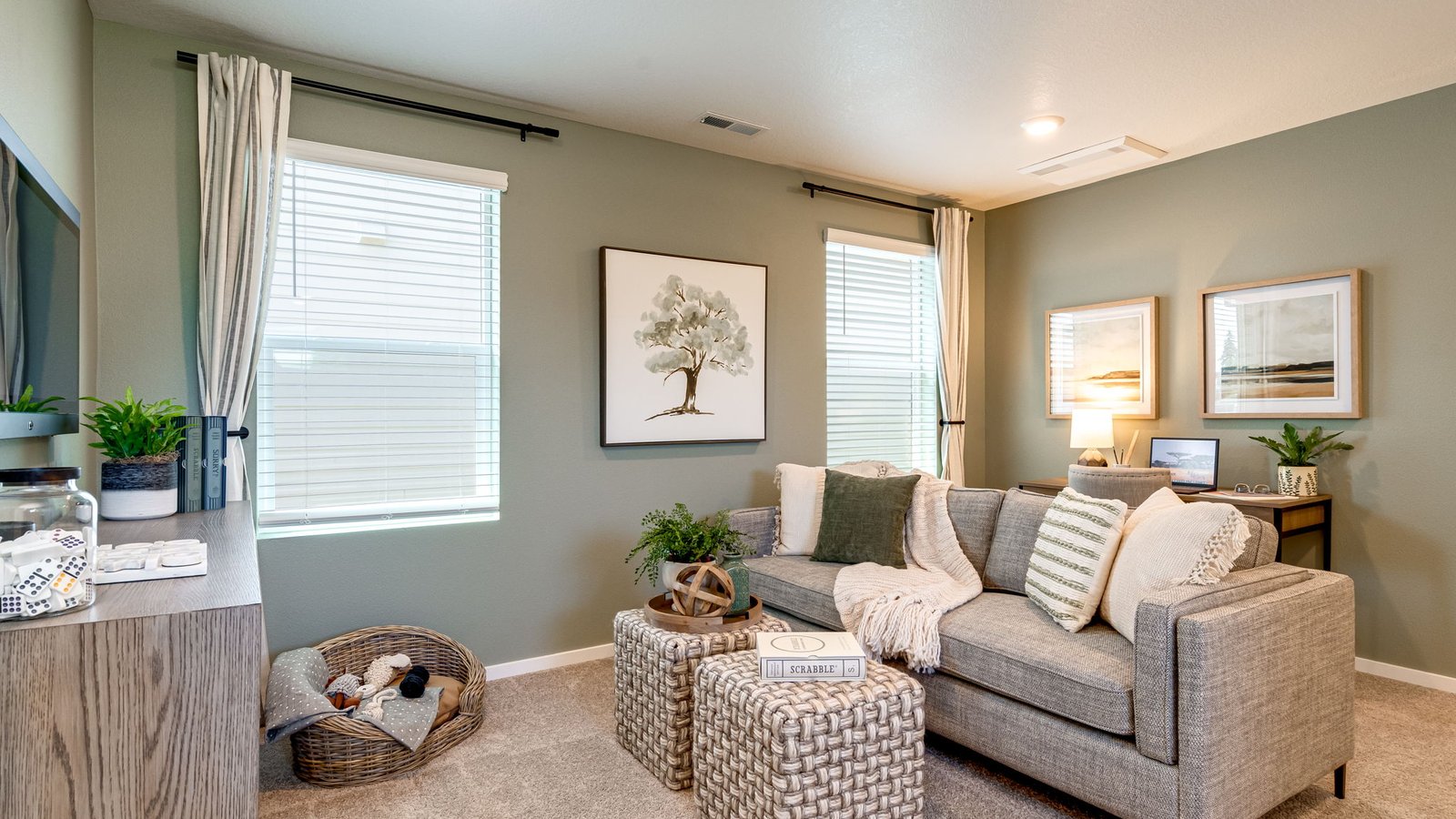 Loft area wall-to-wall carpet