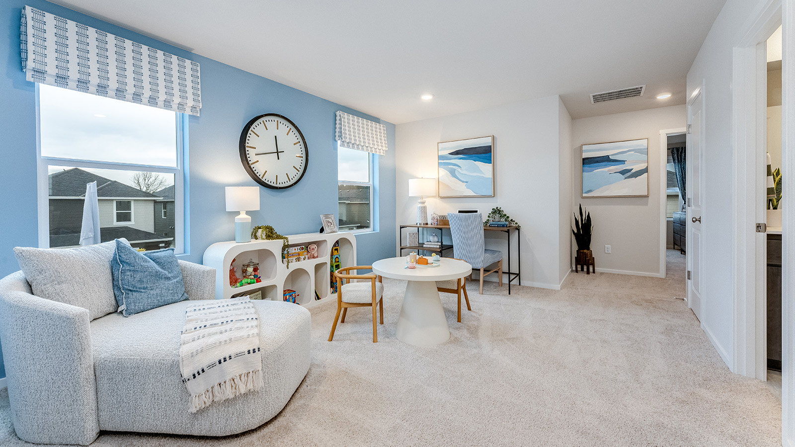 Loft area wall-to-wall carpet