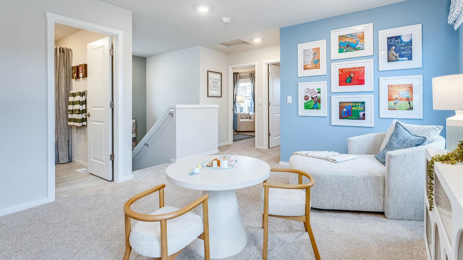 Loft area wall-to-wall carpet