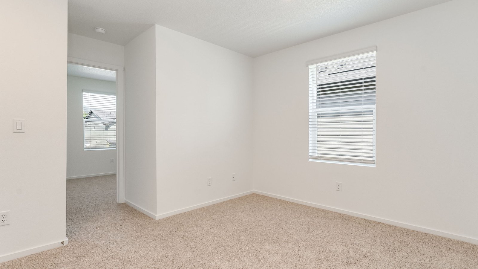 Loft area wall-to-wall carpet