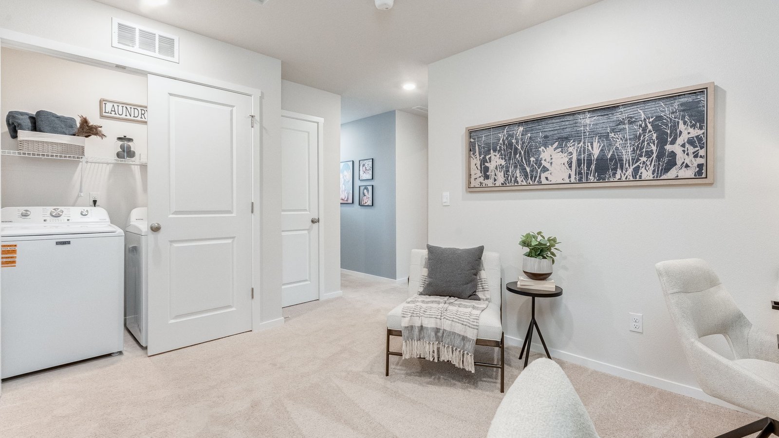 Loft area wall-to-wall carpet