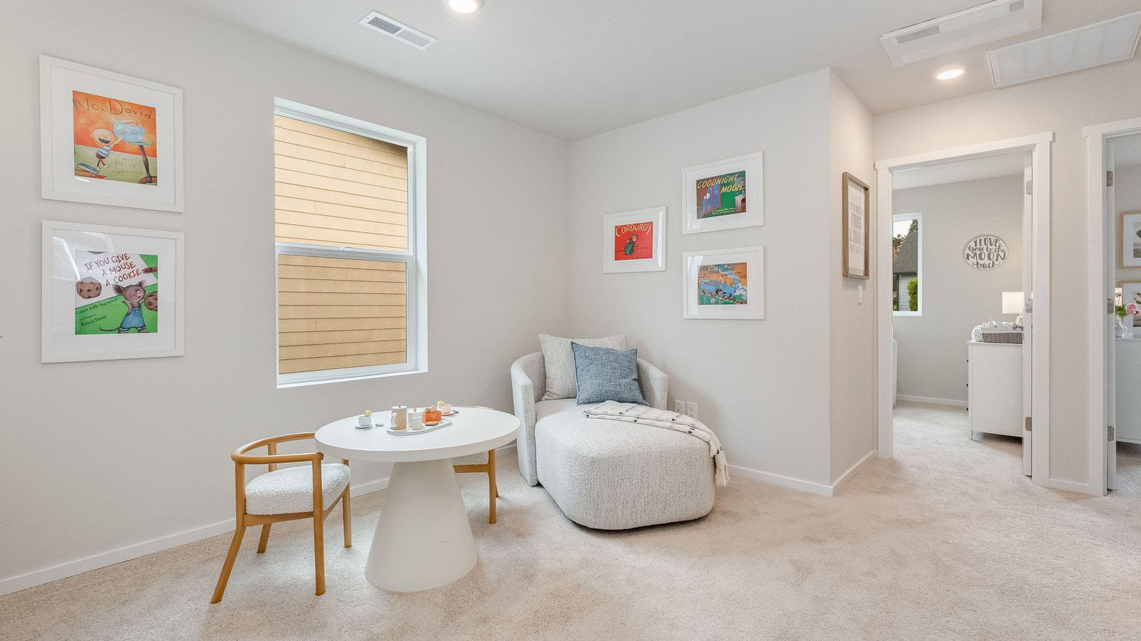 Loft area wall-to-wall carpet