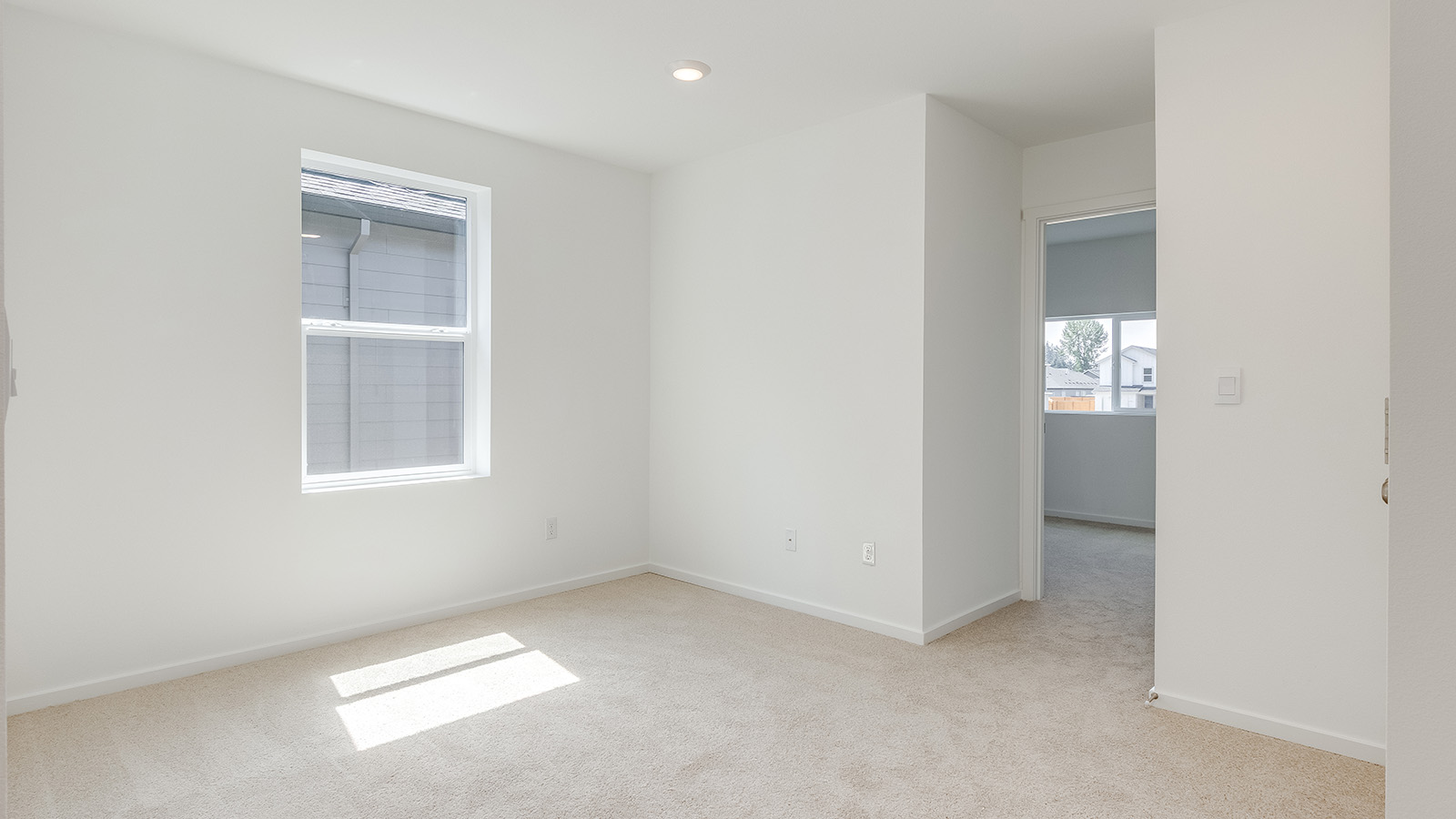 Loft area wall-to-wall carpet