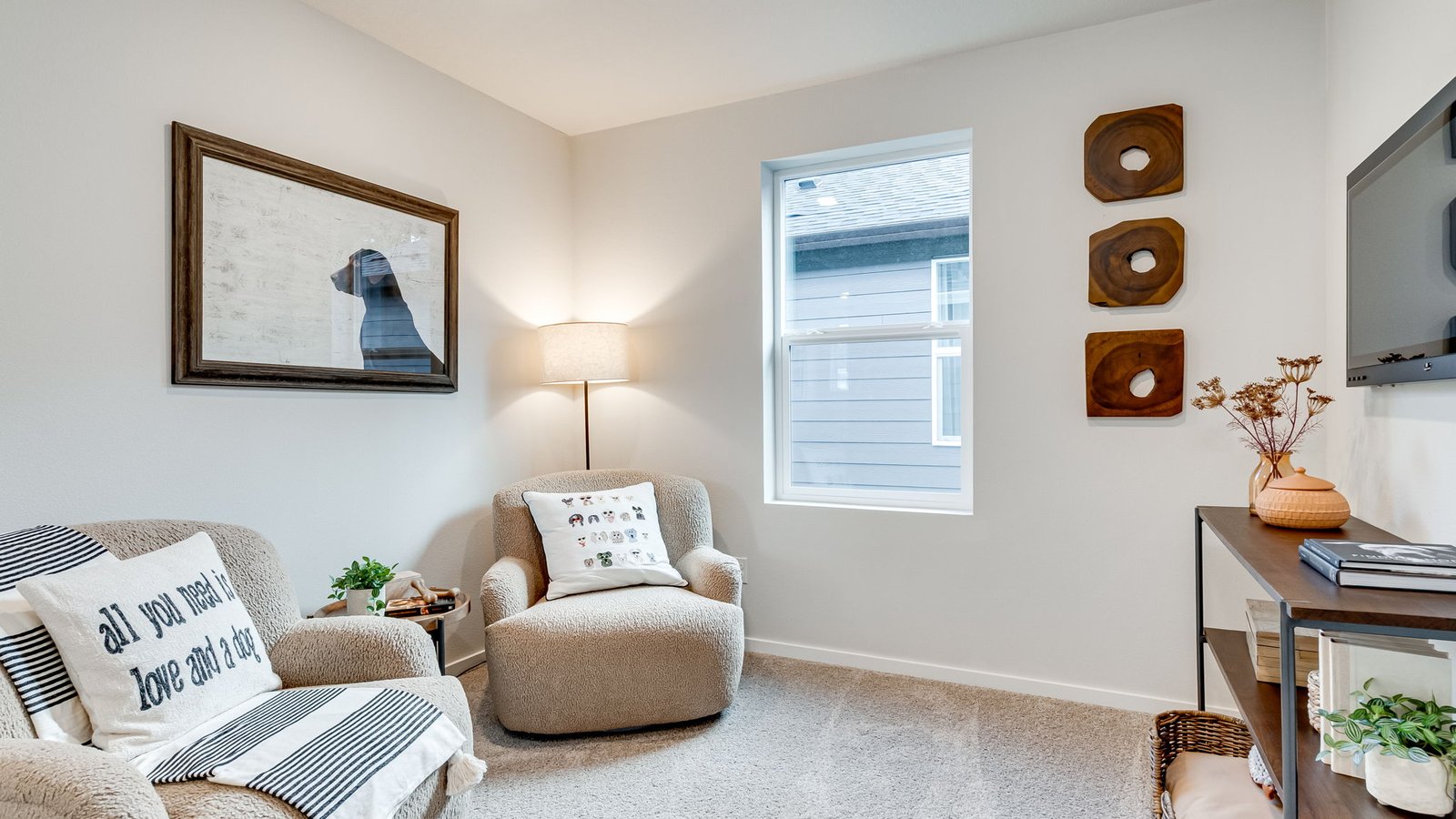 Loft area wall-to-wall carpet