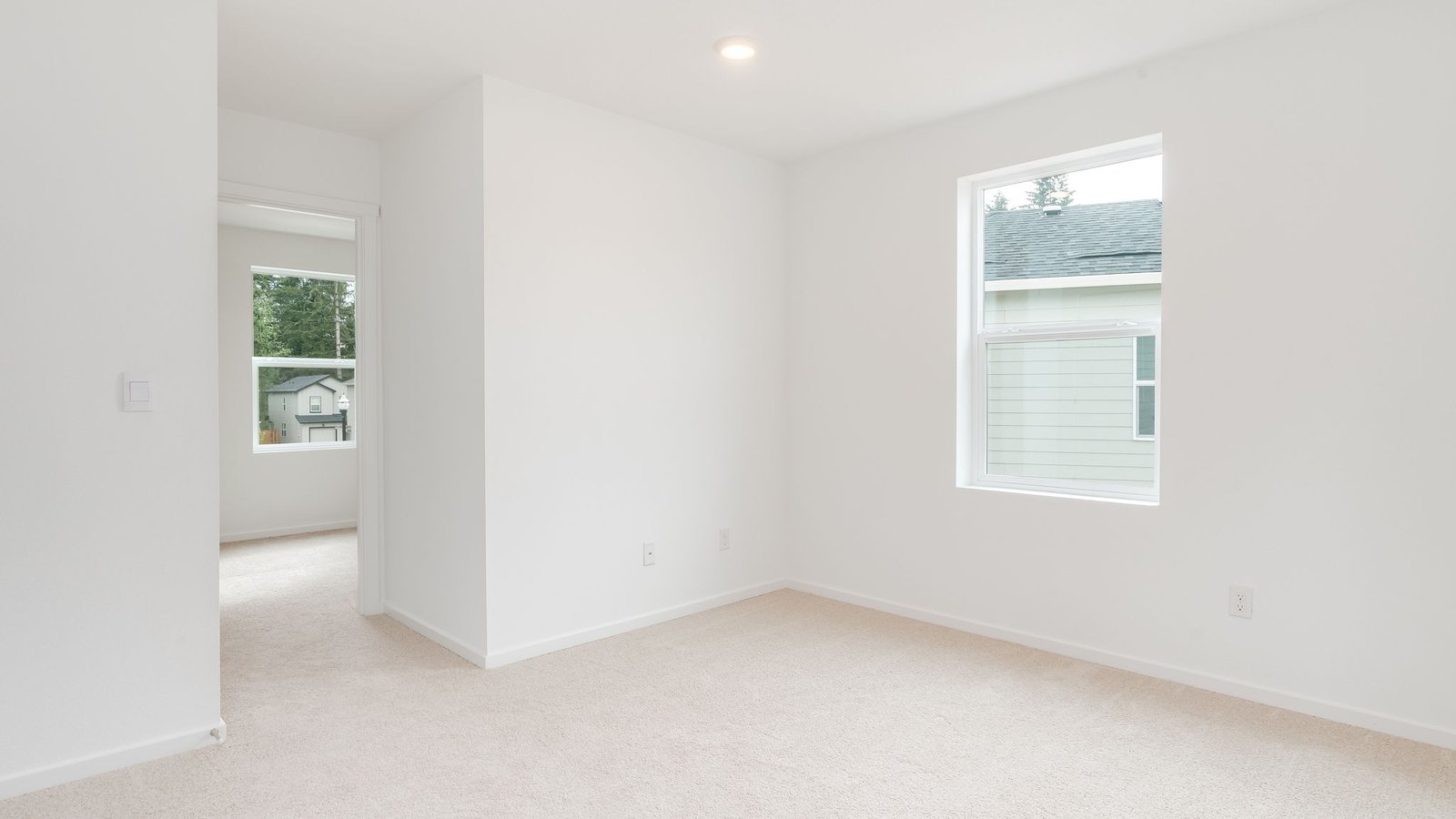 Loft area wall-to-wall carpet