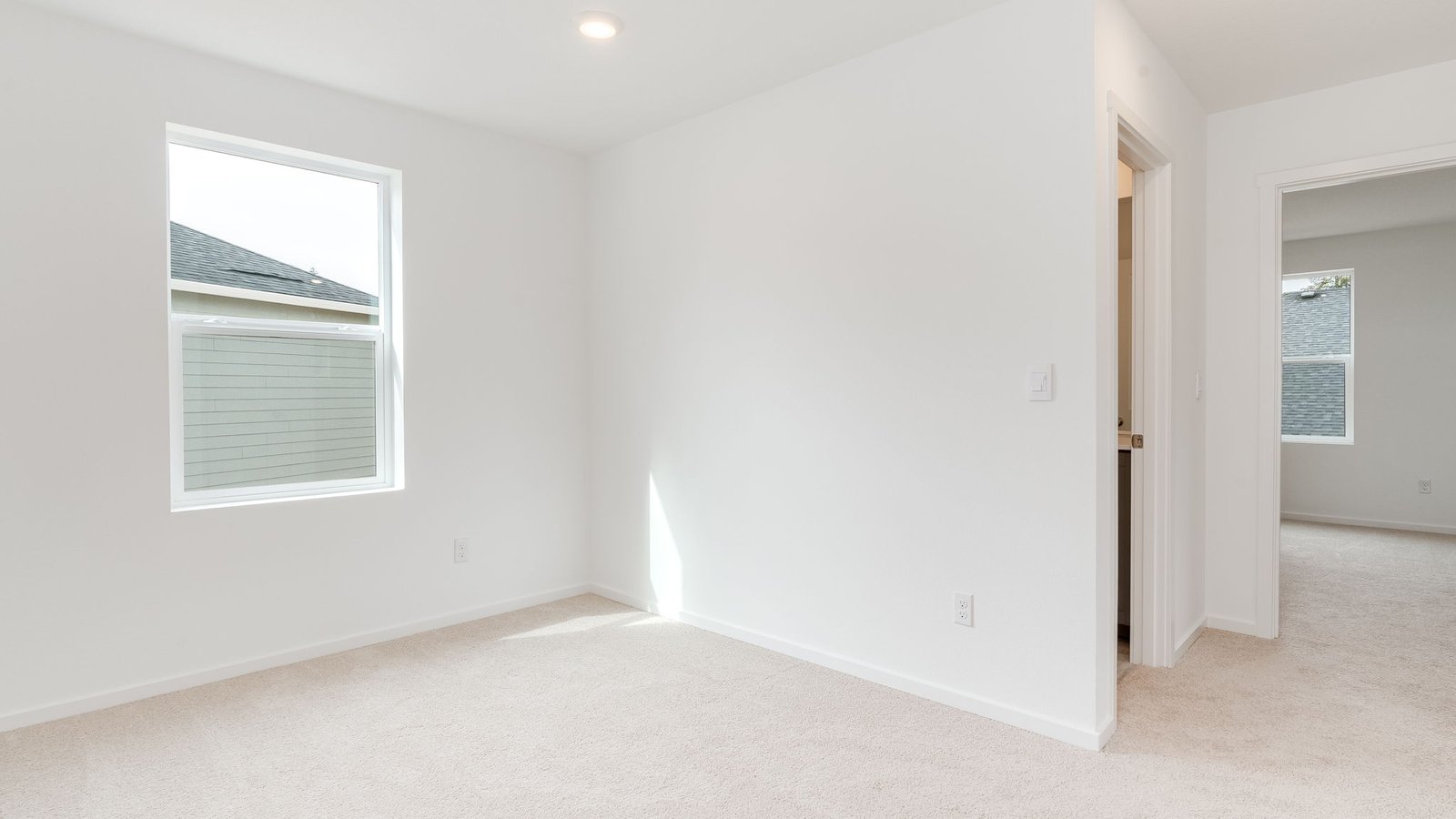 Loft area wall-to-wall carpet