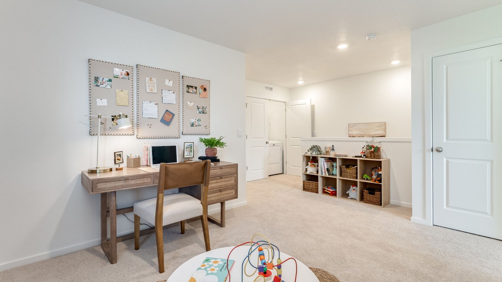 Loft area wall-to-wall carpet