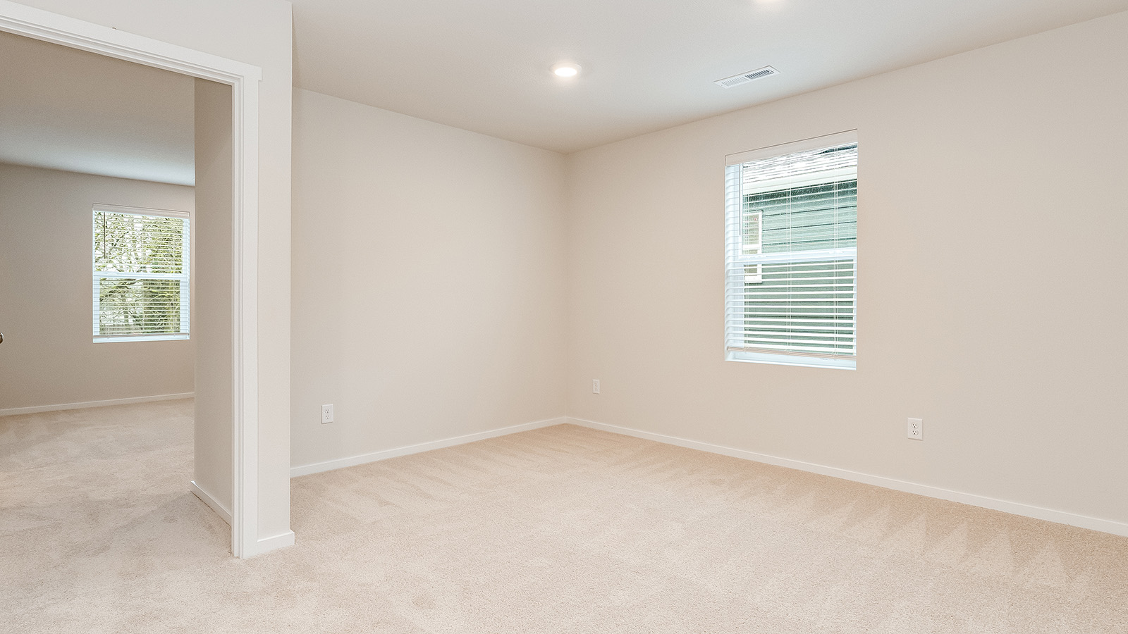 Loft area wall-to-wall carpet