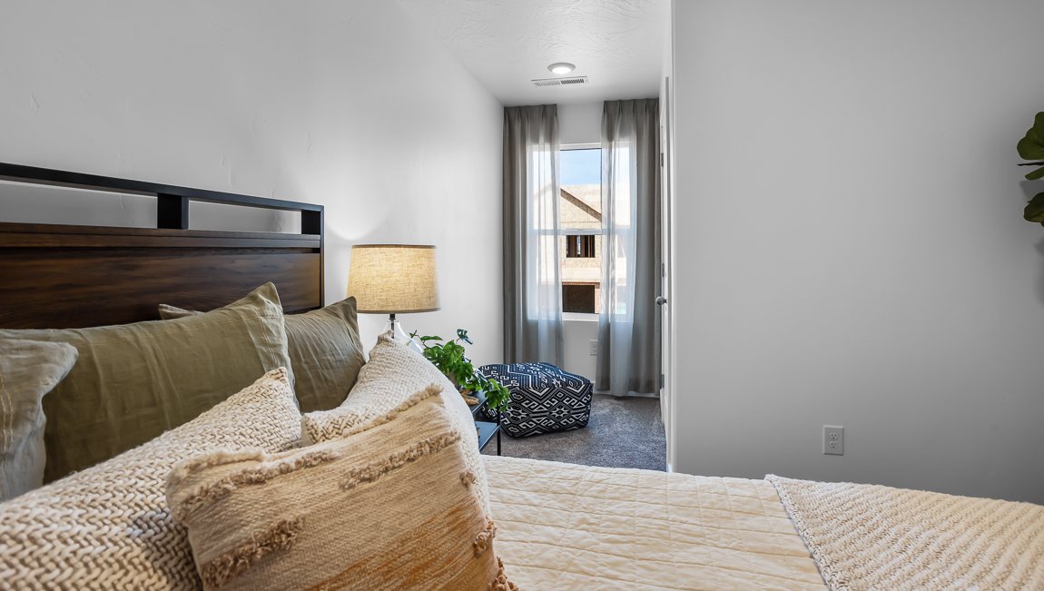 Secondary bedroom alcove