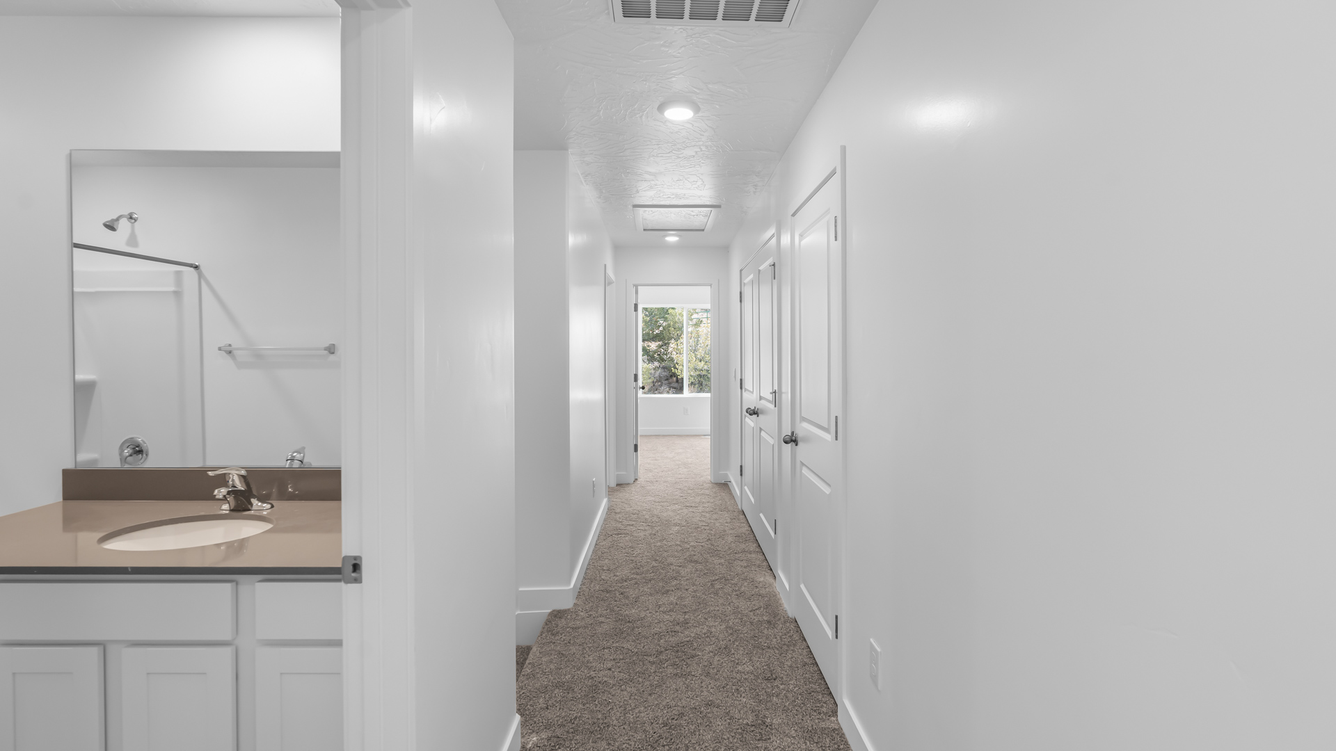 Hallway into bedrooms.