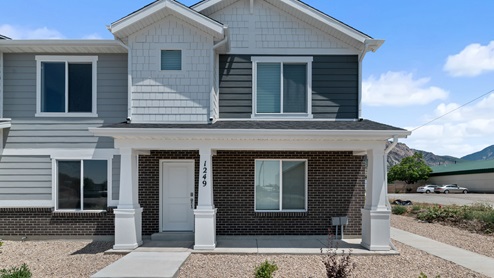 Dixon Creek Dalton end unit exteriors.