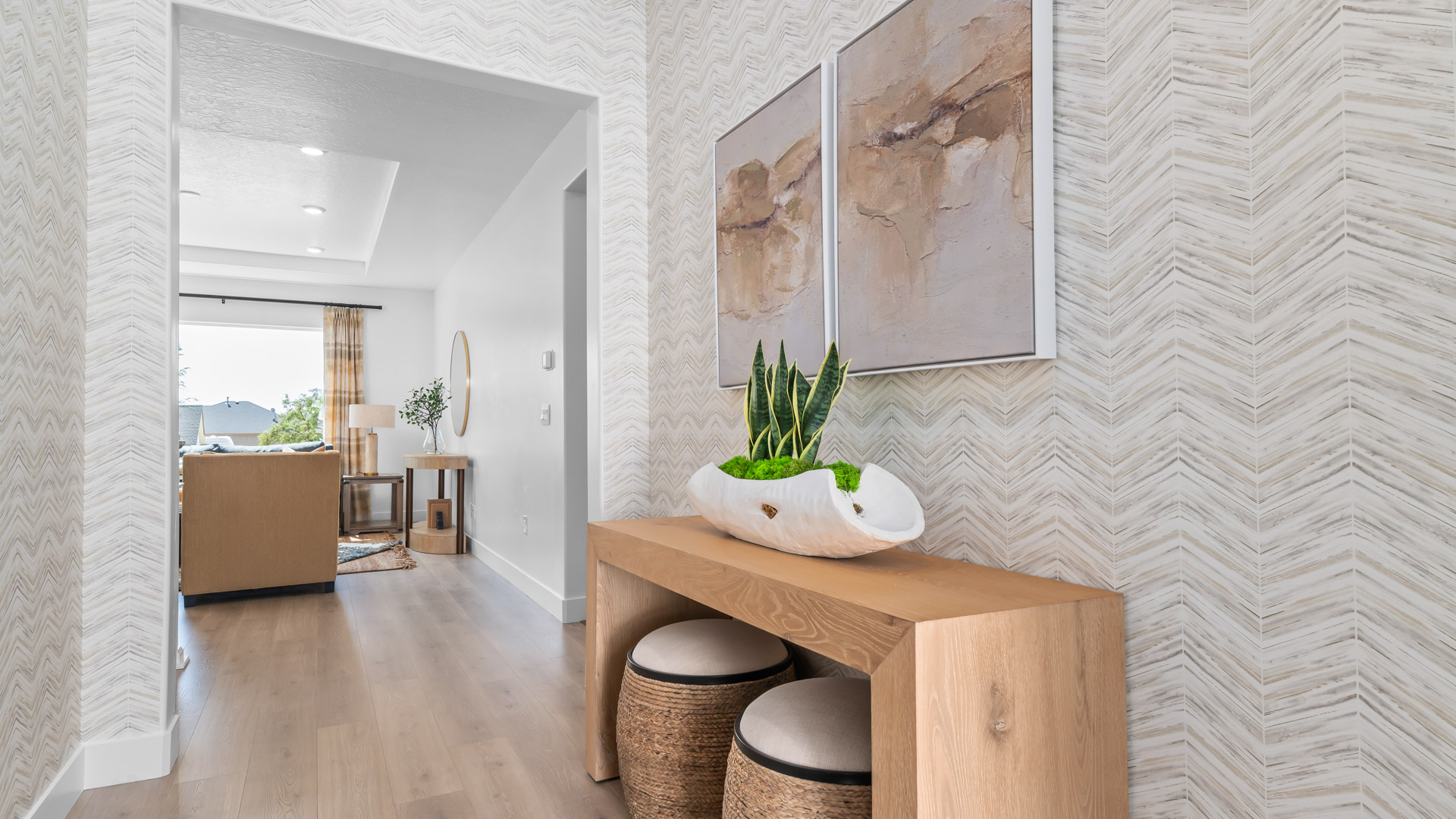 Large entryway to main living.