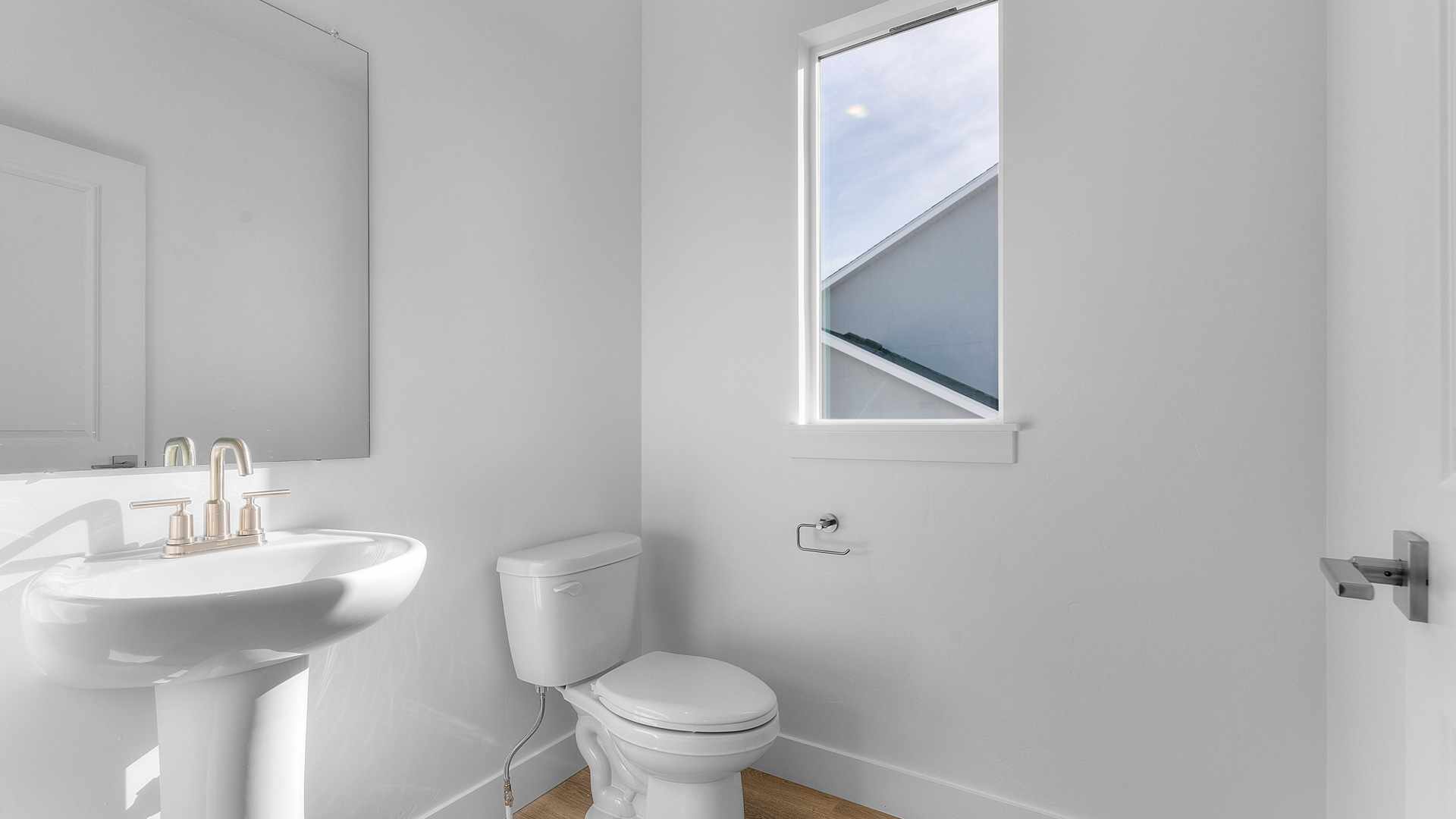 Powder bath with window.