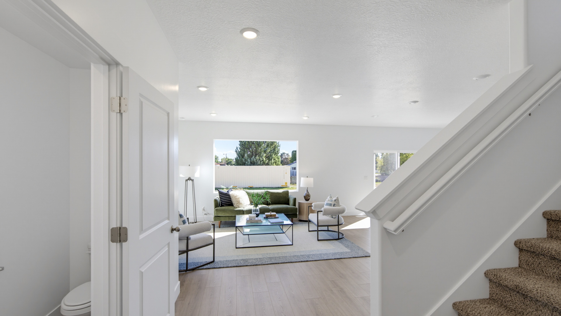 Spacious entry into main living space.
