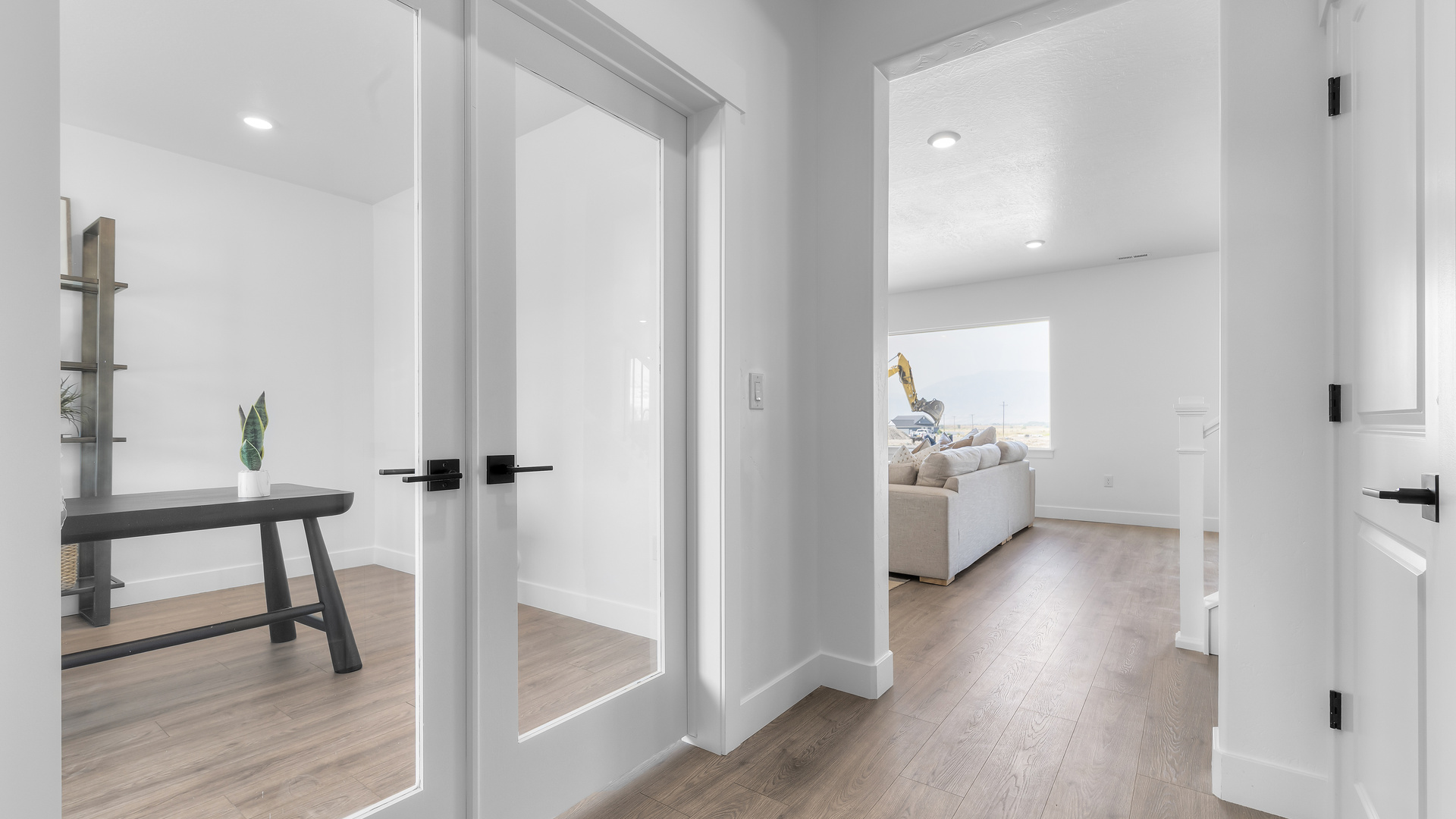 Spacious entryway