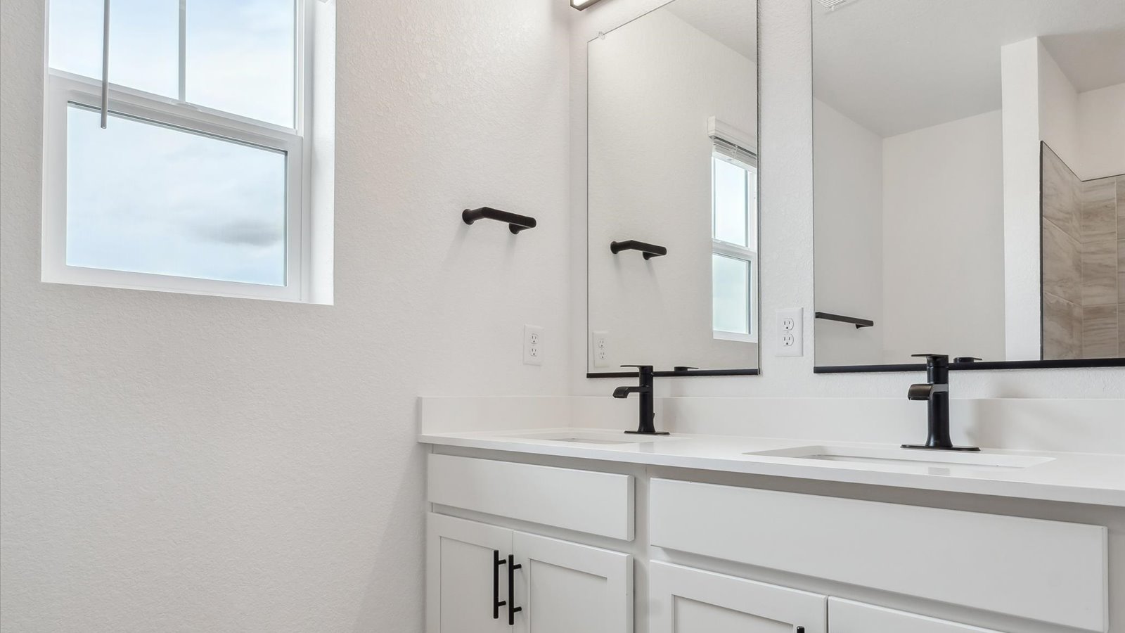 Secondary bathroom in Alamosa Floor Plan