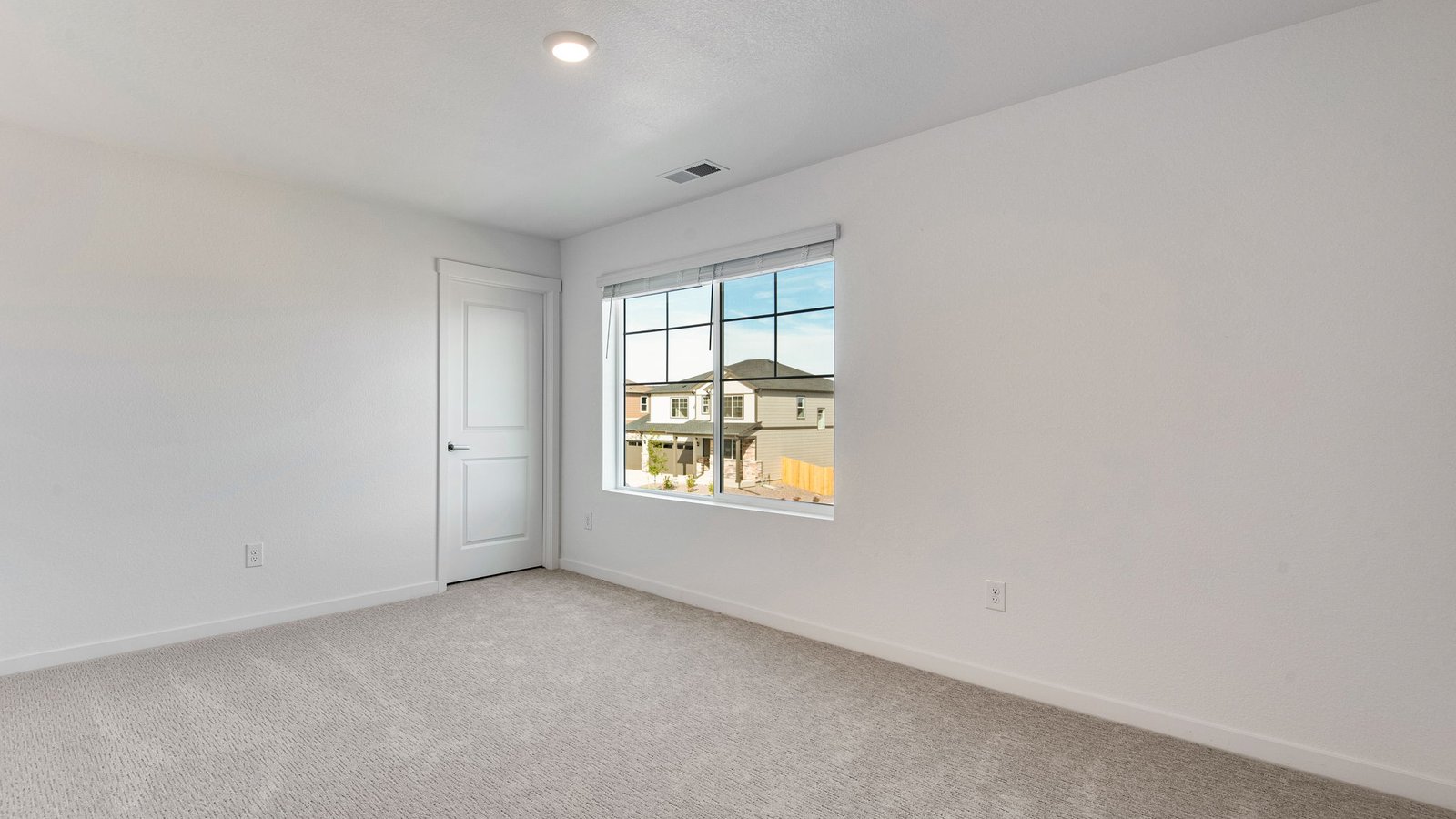 third bedroom in D.R. Horton home