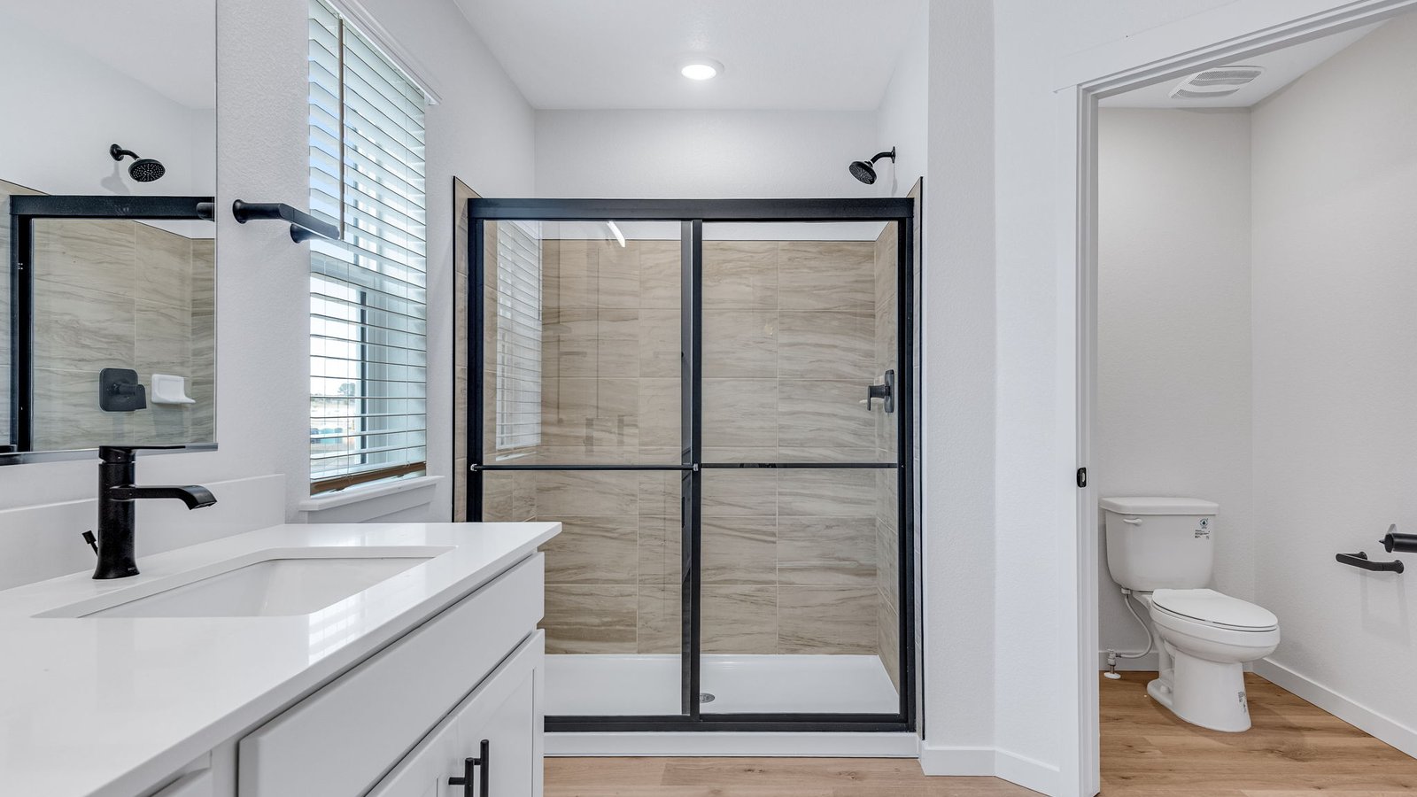 Bathroom with brand new finishes