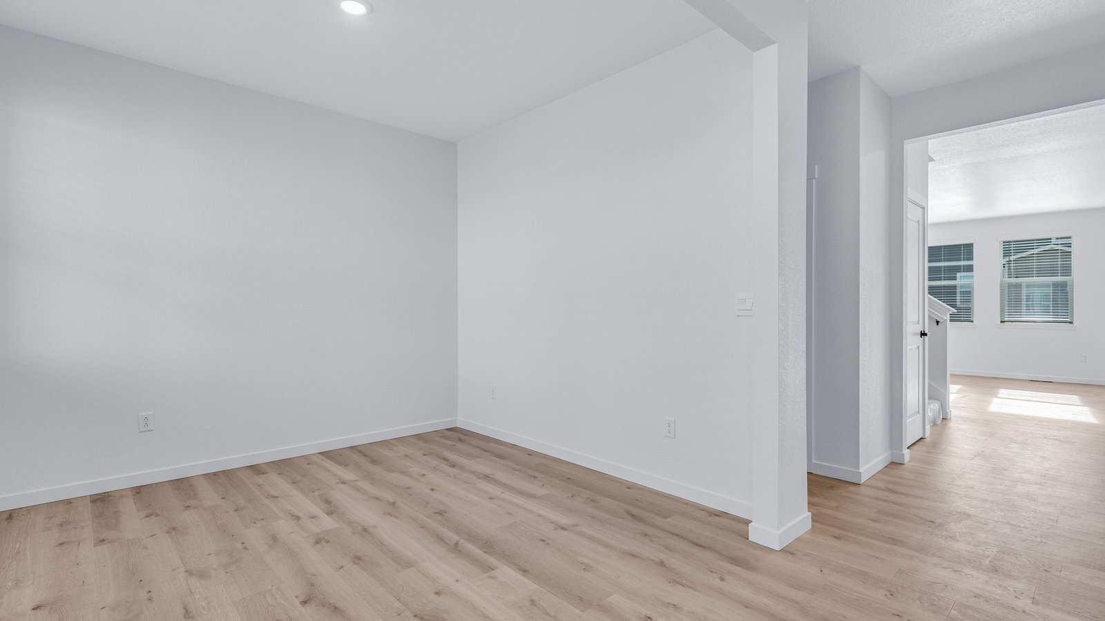 Bright foyer entry in the Bridgeport floor plan with clean sightlines and modern finishes.
