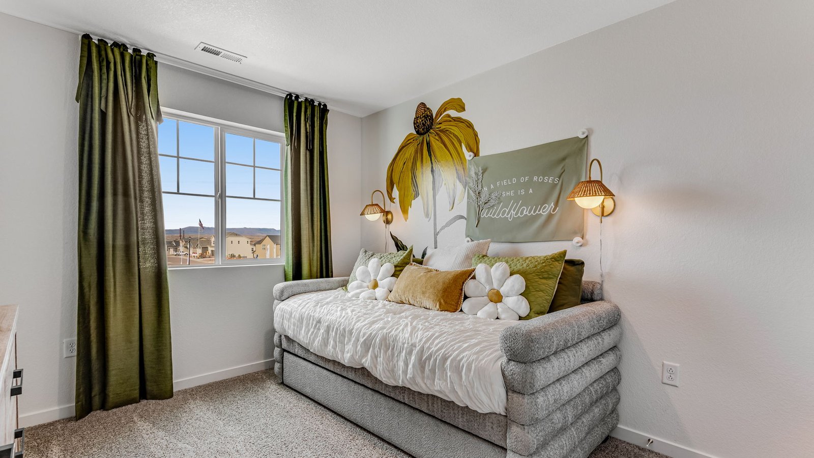 Versatile secondary room ideal for family, guests, or workspace.