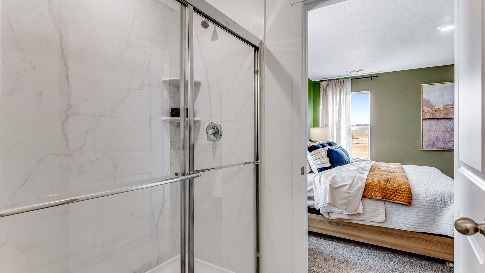 Clean and functional ensuite bath with stylish finishes and generous counterspace.