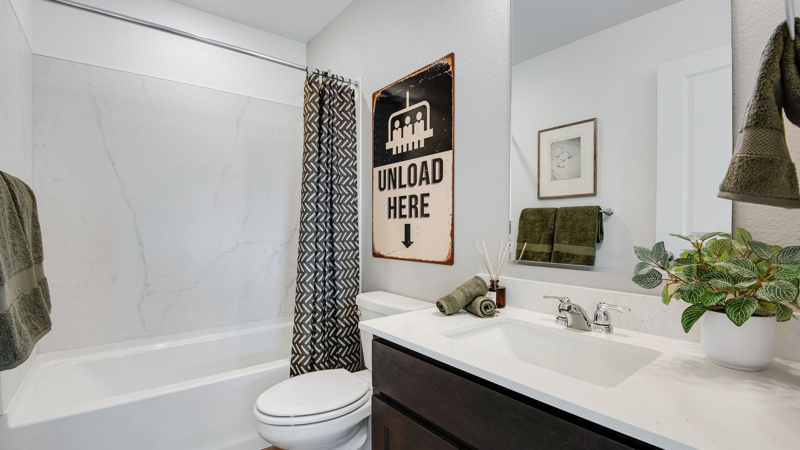 Secondary bathroom in new D.R. Horton home at Ellston Park community