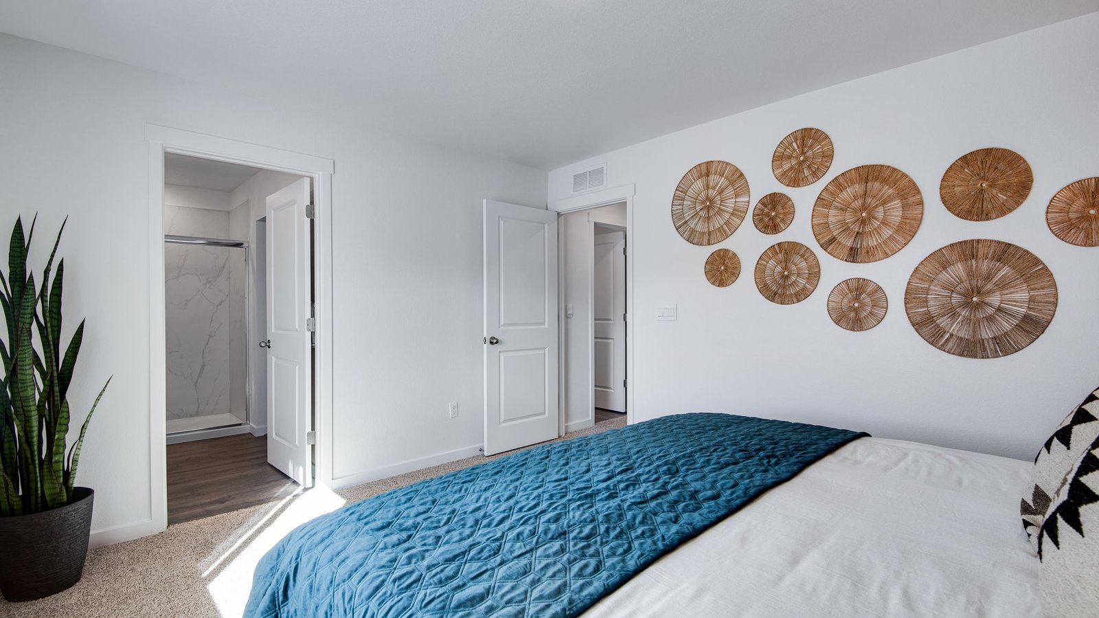 oversized primary bedroom