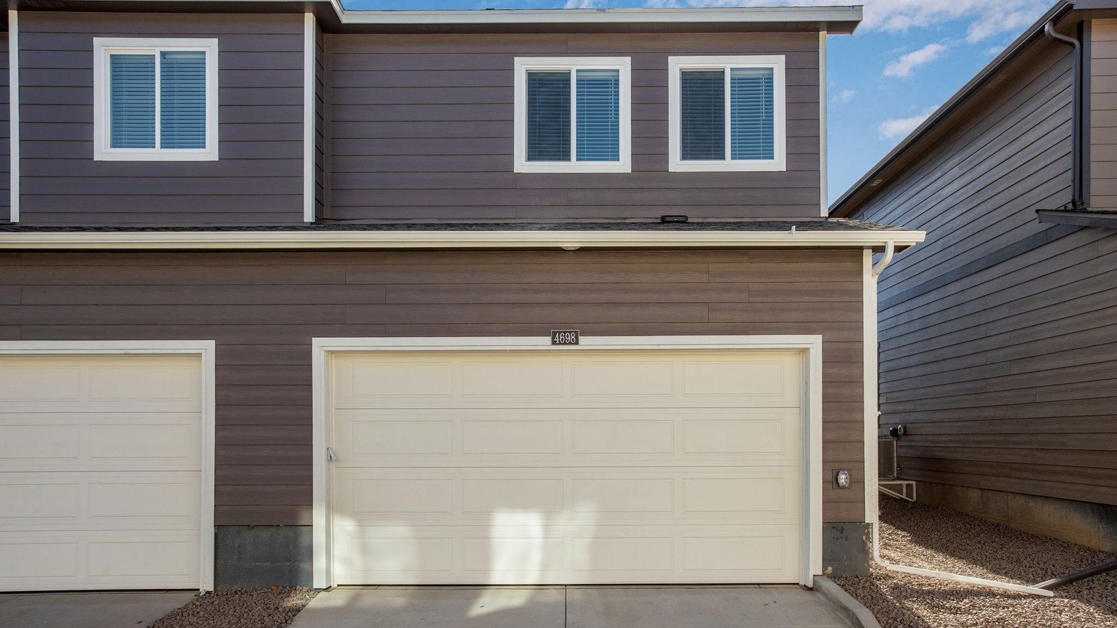 Alley Load Driveway in D.R. Horton Melbourne Floor Plan