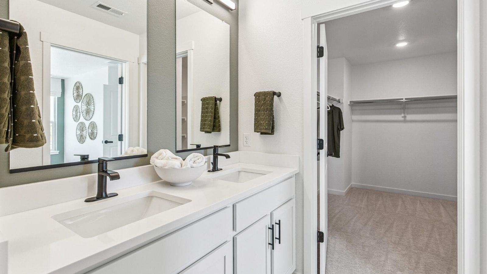 Private attached bathroom in new D.R. Horton home in Commerce City