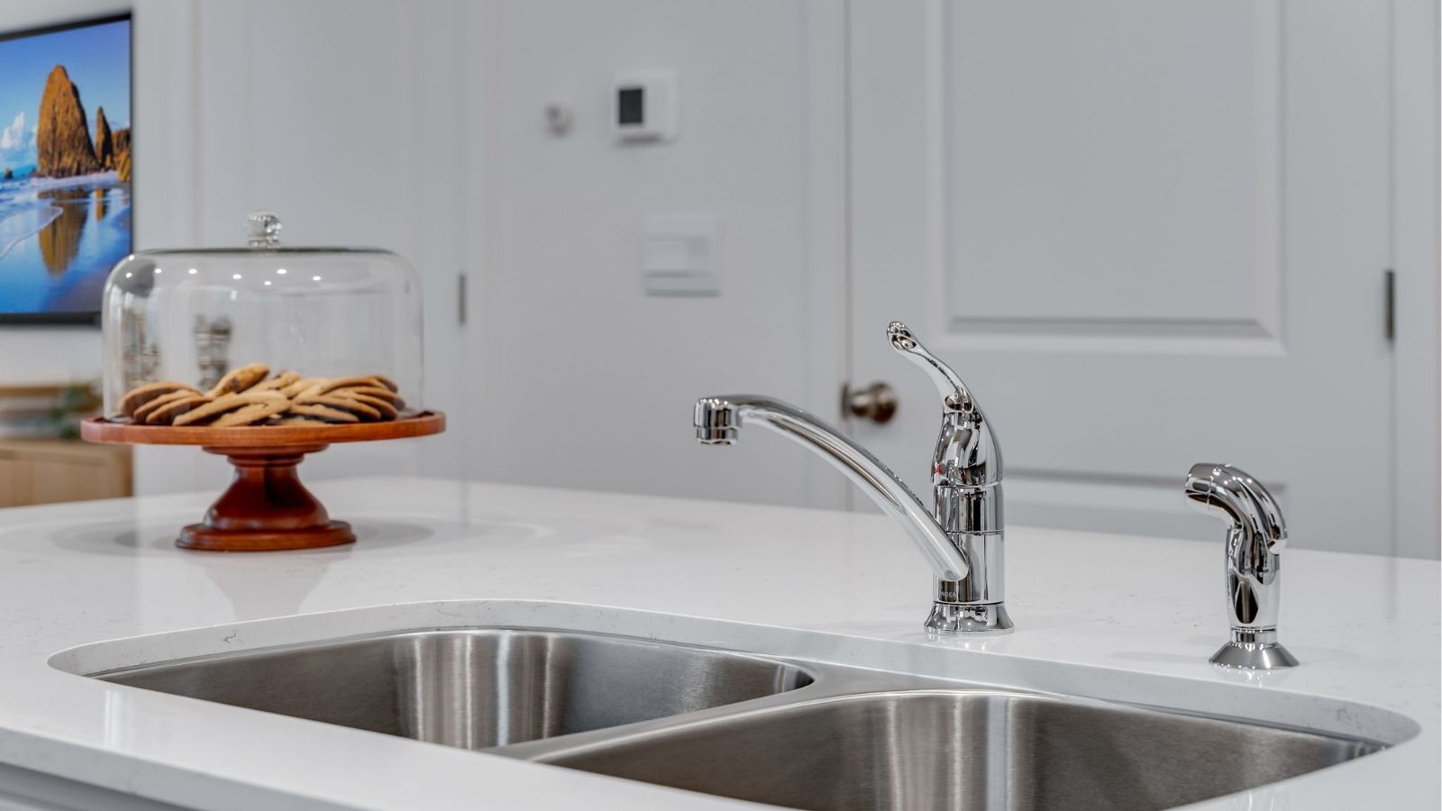 Contemporary kitchen design in Settlers Crossing new construction