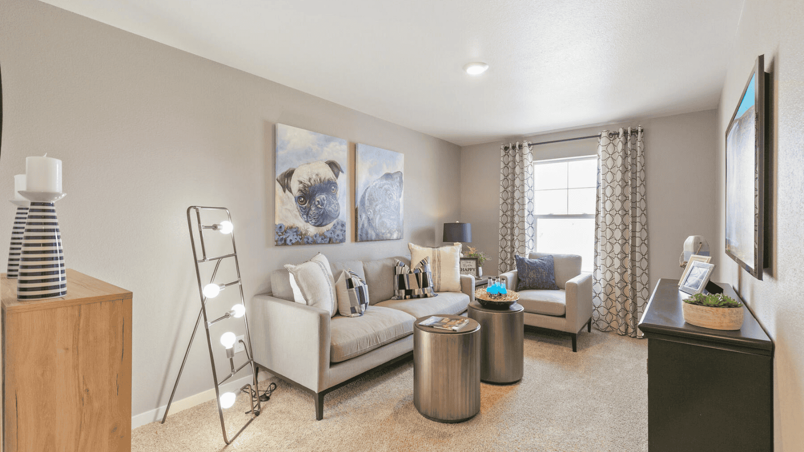 Second floor loft in new home