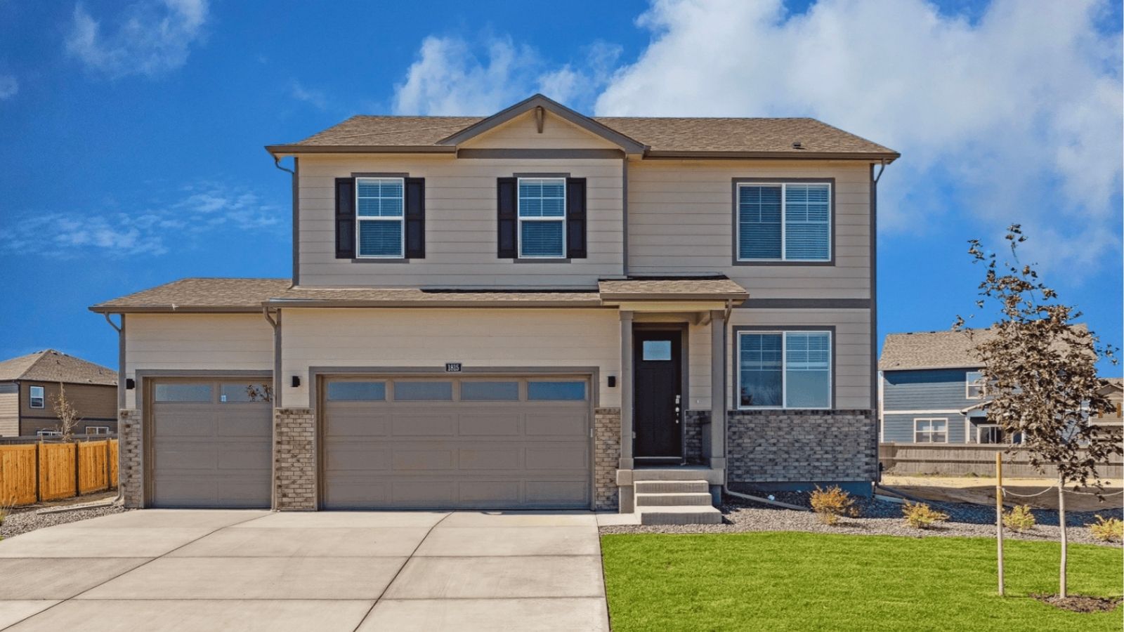 3 car garage new home in elizabeth colorado