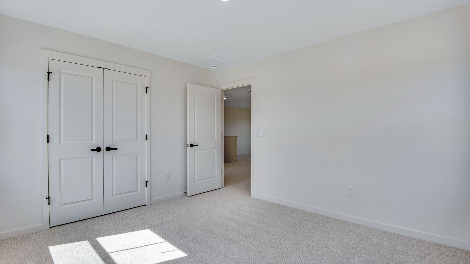 guest bedroom in new elizabeth, co home