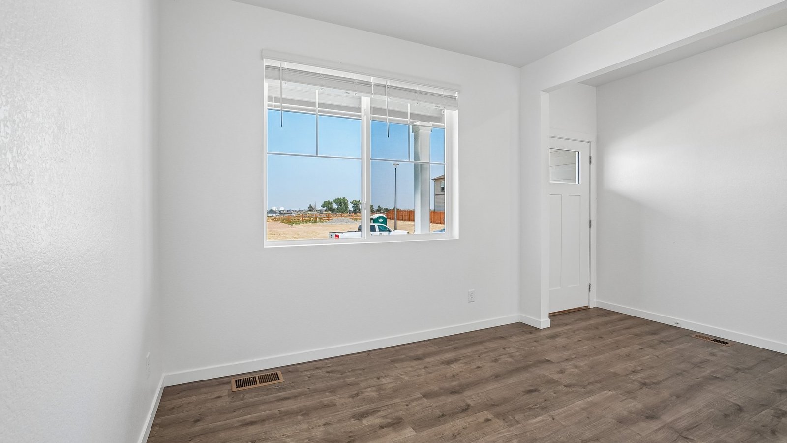 Versatile entry way space
