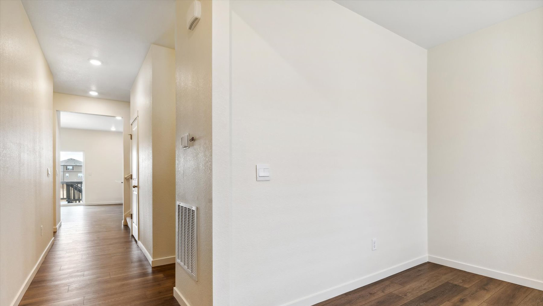 entry way in new home