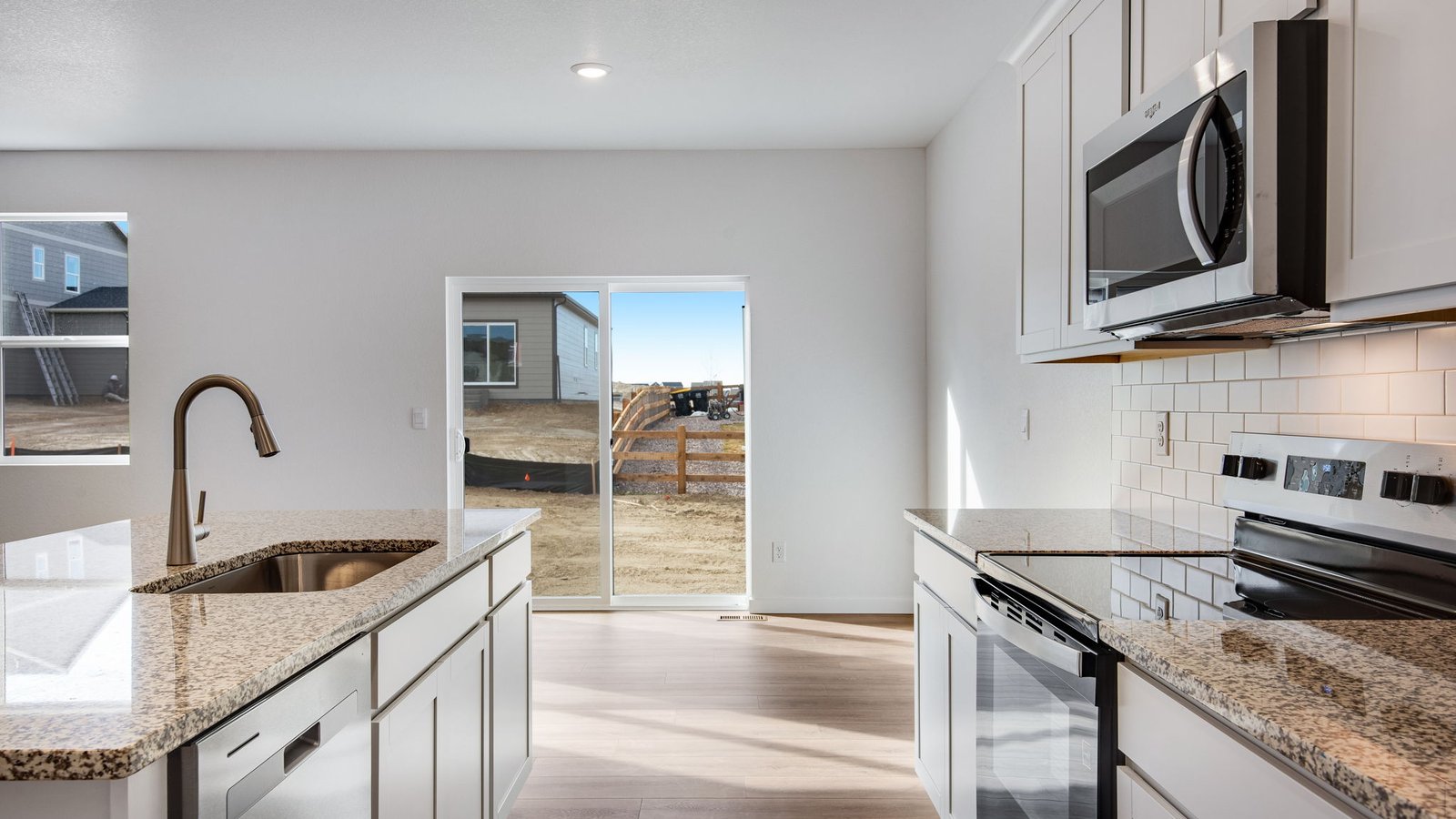New finishes in D.R. Horton Henley floorplan kitchen