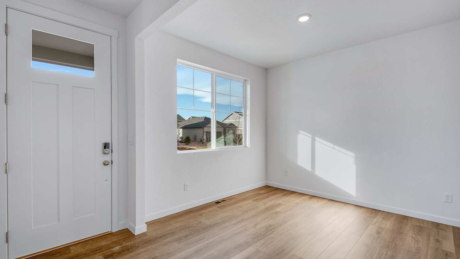 Versatile entryway space in Bridgeport floor plan of new Elizabeth Colorado home