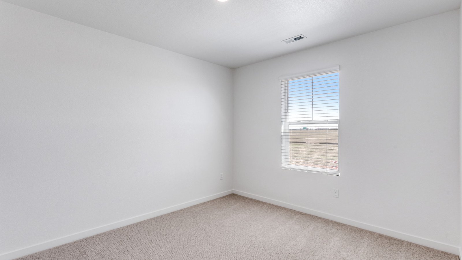 Secondary bedroom in new home at Horizon Uptown in Colorado