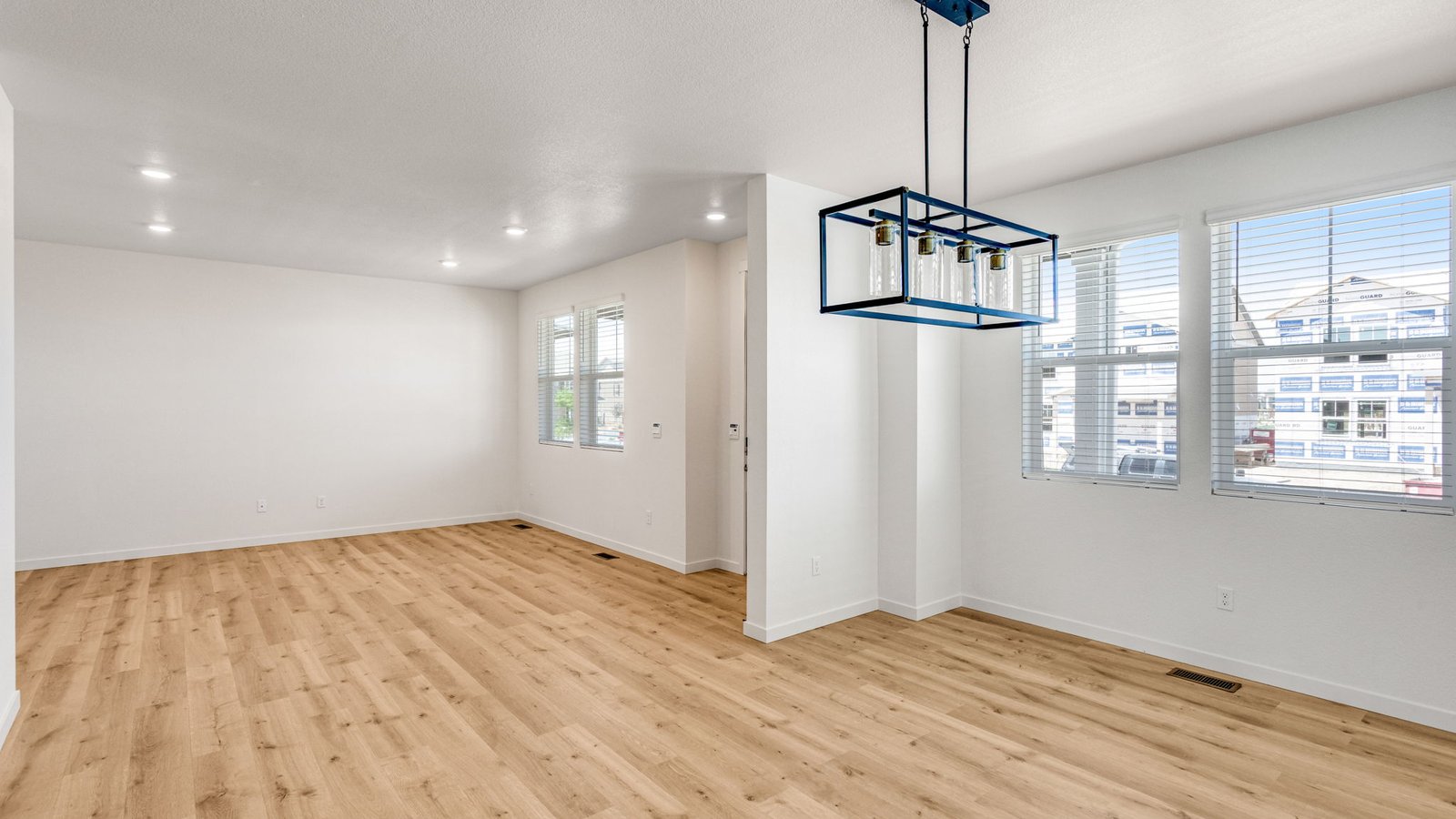 Dining room space in Elbert floor plan new home in Aurora Colorado