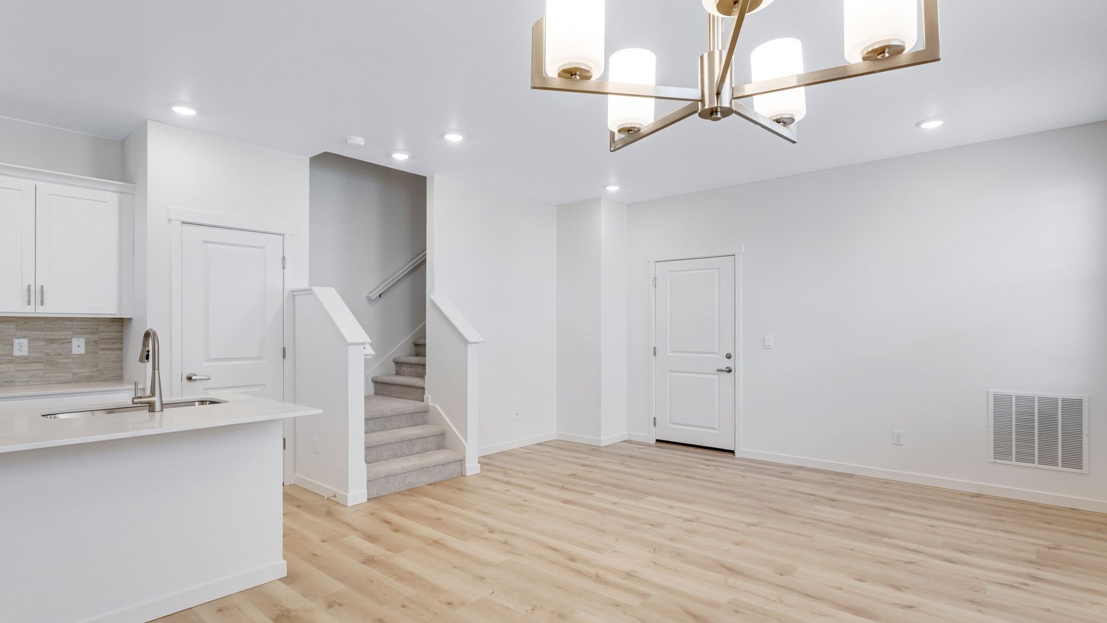 Open concept layout of new home in Aurora Colorado