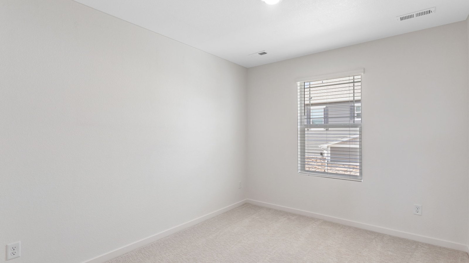 Spacious secondary bedroom in new home in Aurora, Colorado