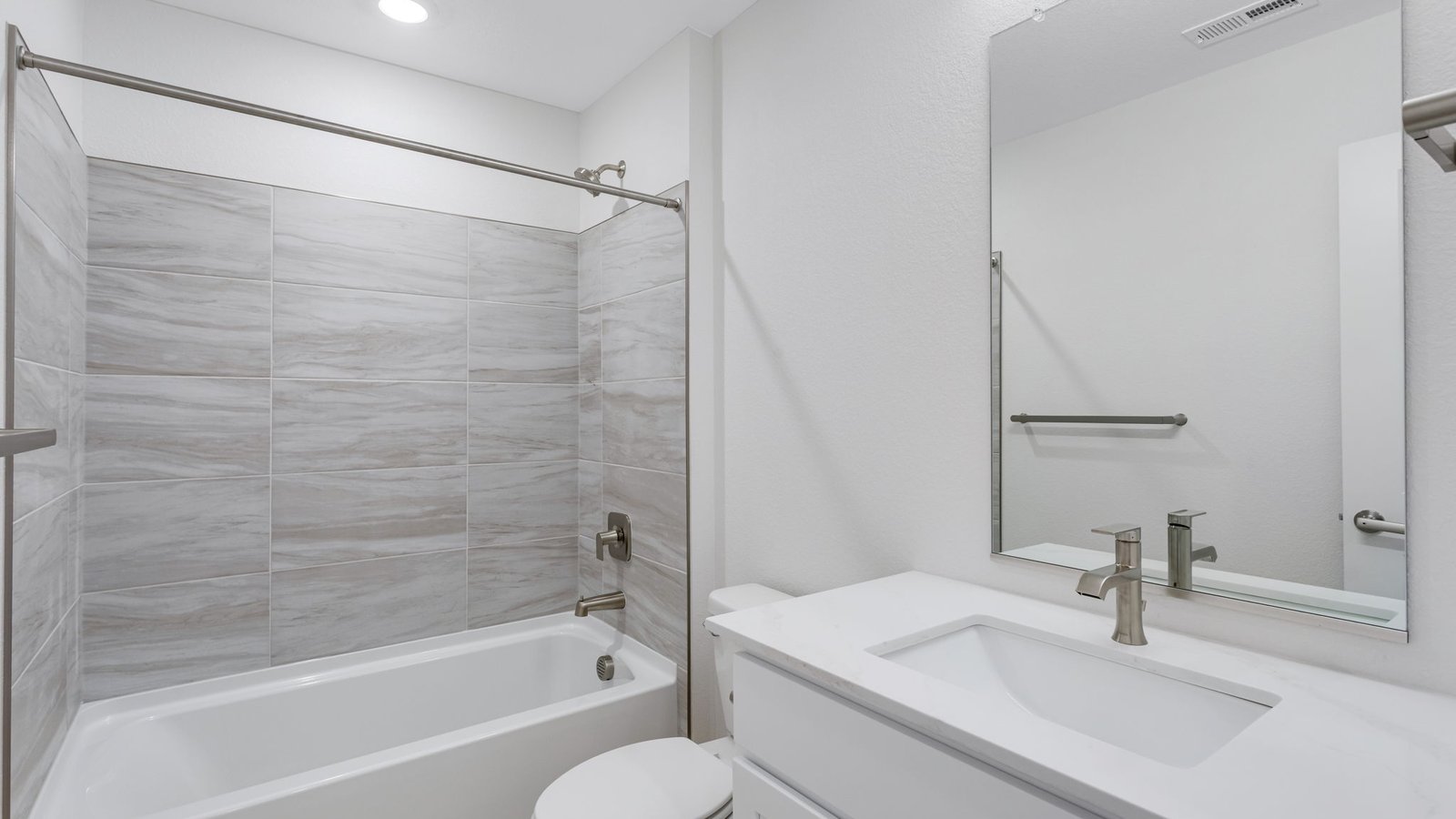 Secondary bathroom in new D.R. Horton Horizon Uptown community