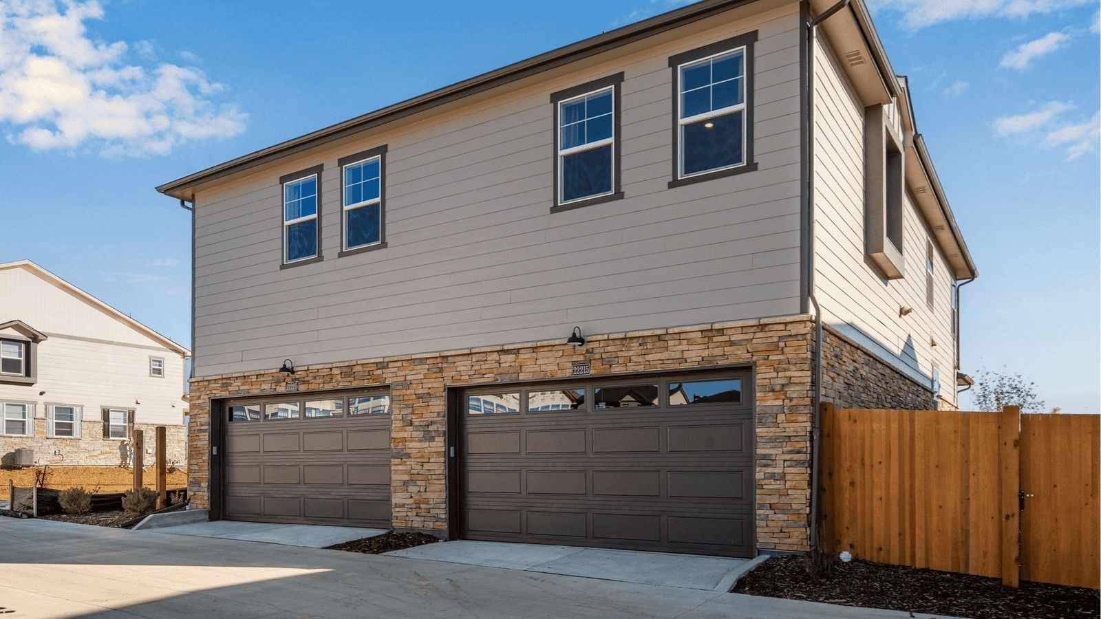 2-car garage paired home in aurora co
