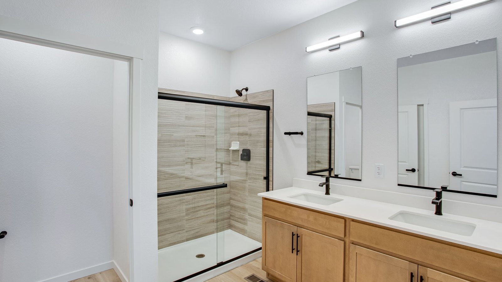 ensuite bath in new home
