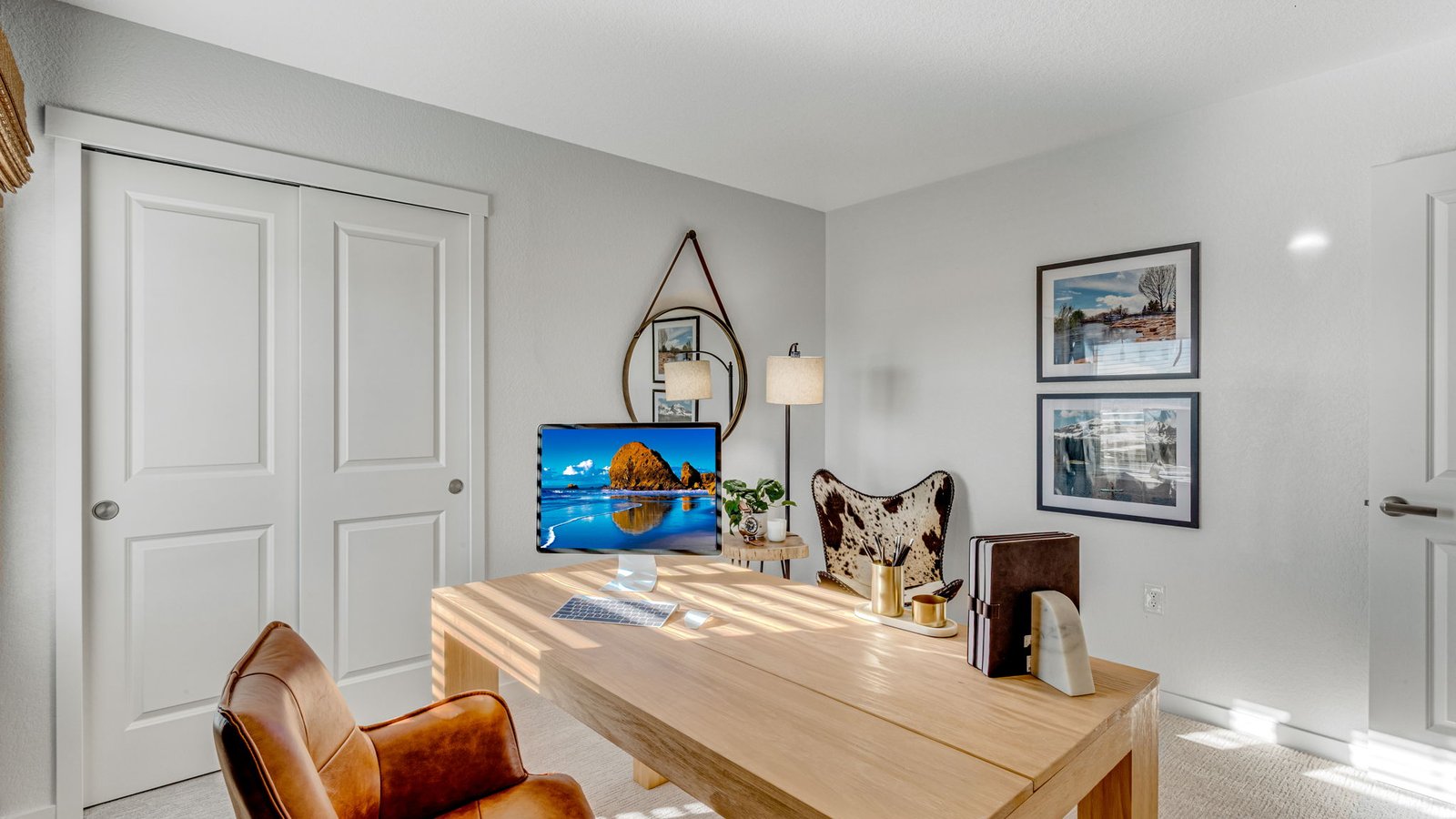 Office space in new D.R. Horton home