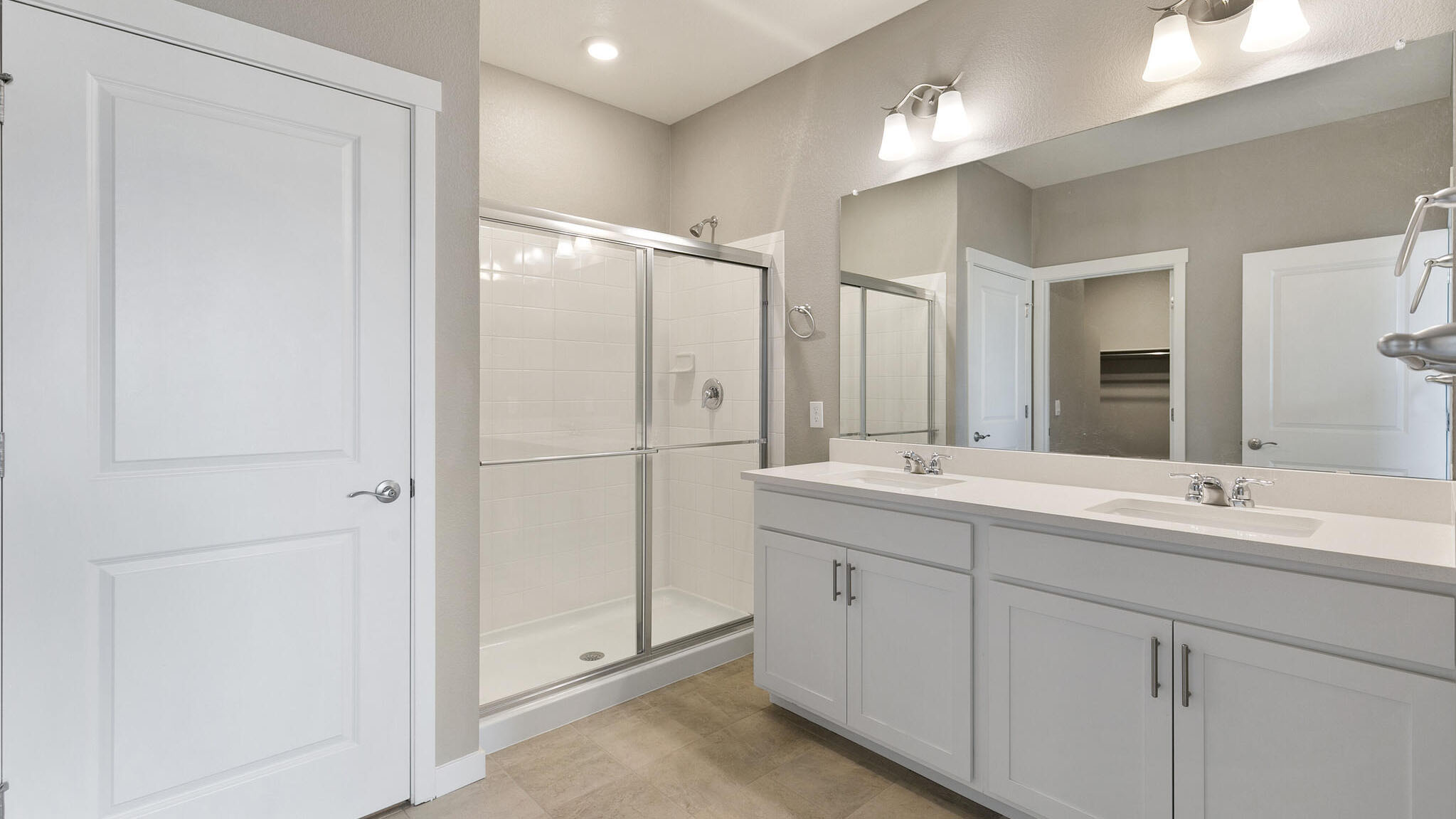 ensuite bath in new home