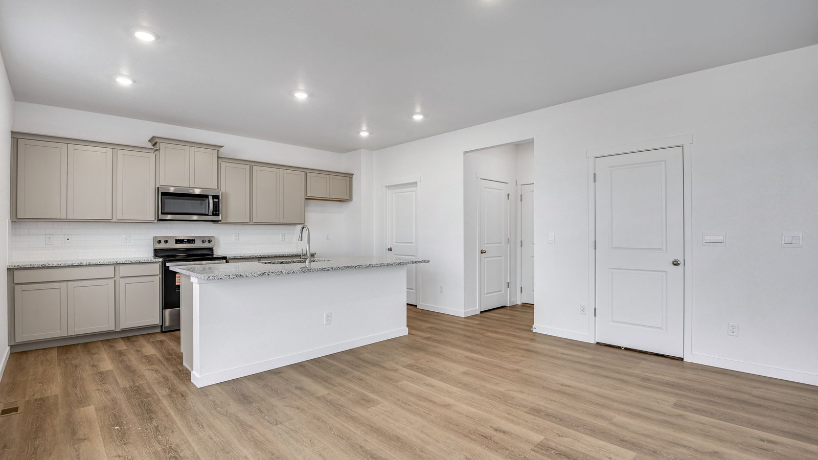 dining area to kitchen in new home