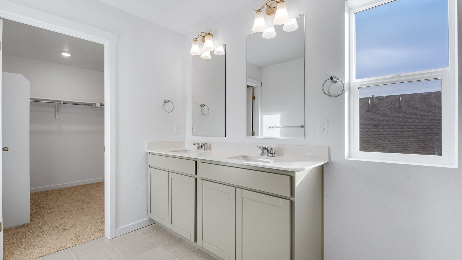 dual vanity sinks in new home